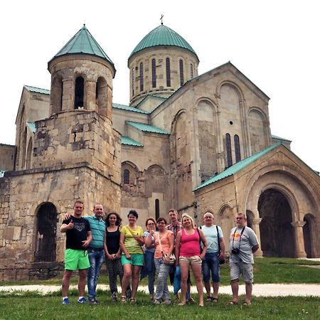 Giorgi'S Homestay Kutaisi Exterior photo