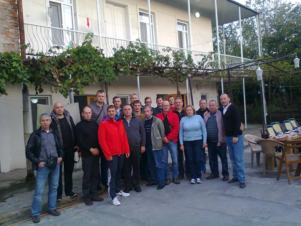 Giorgi'S Homestay Kutaisi Exterior photo