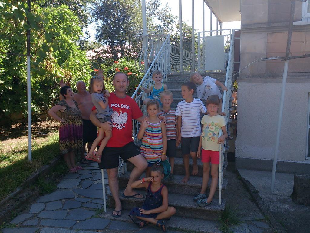 Giorgi'S Homestay Kutaisi Exterior photo