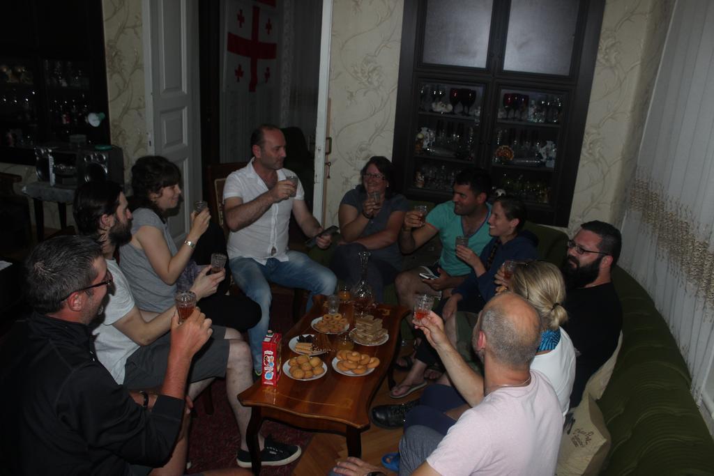 Giorgi'S Homestay Kutaisi Exterior photo