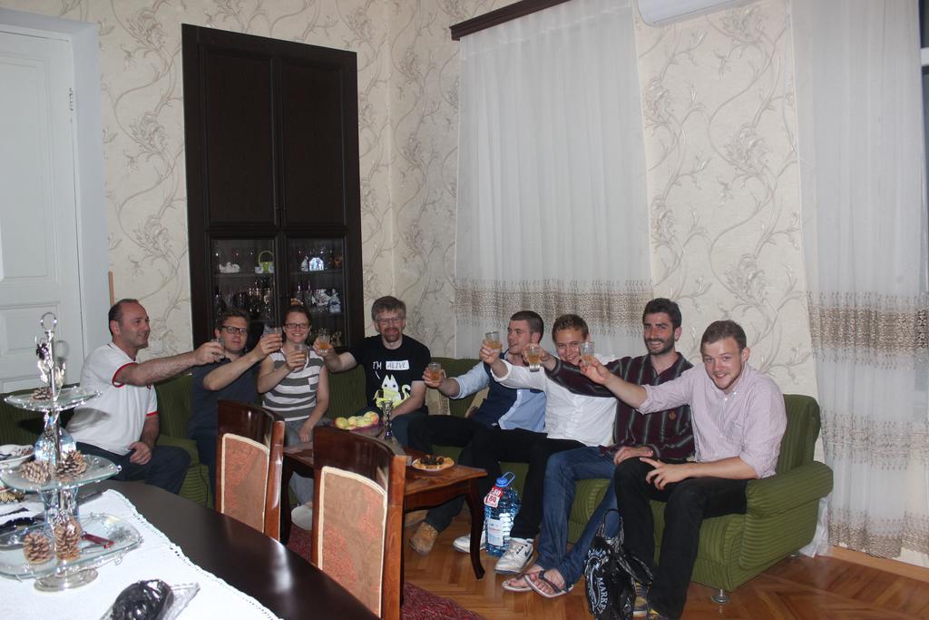 Giorgi'S Homestay Kutaisi Exterior photo
