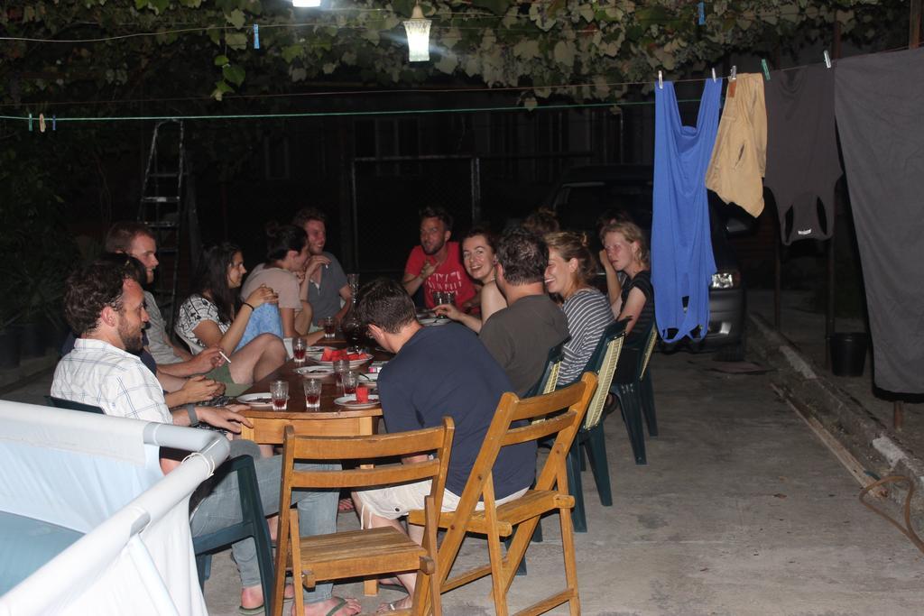 Giorgi'S Homestay Kutaisi Exterior photo