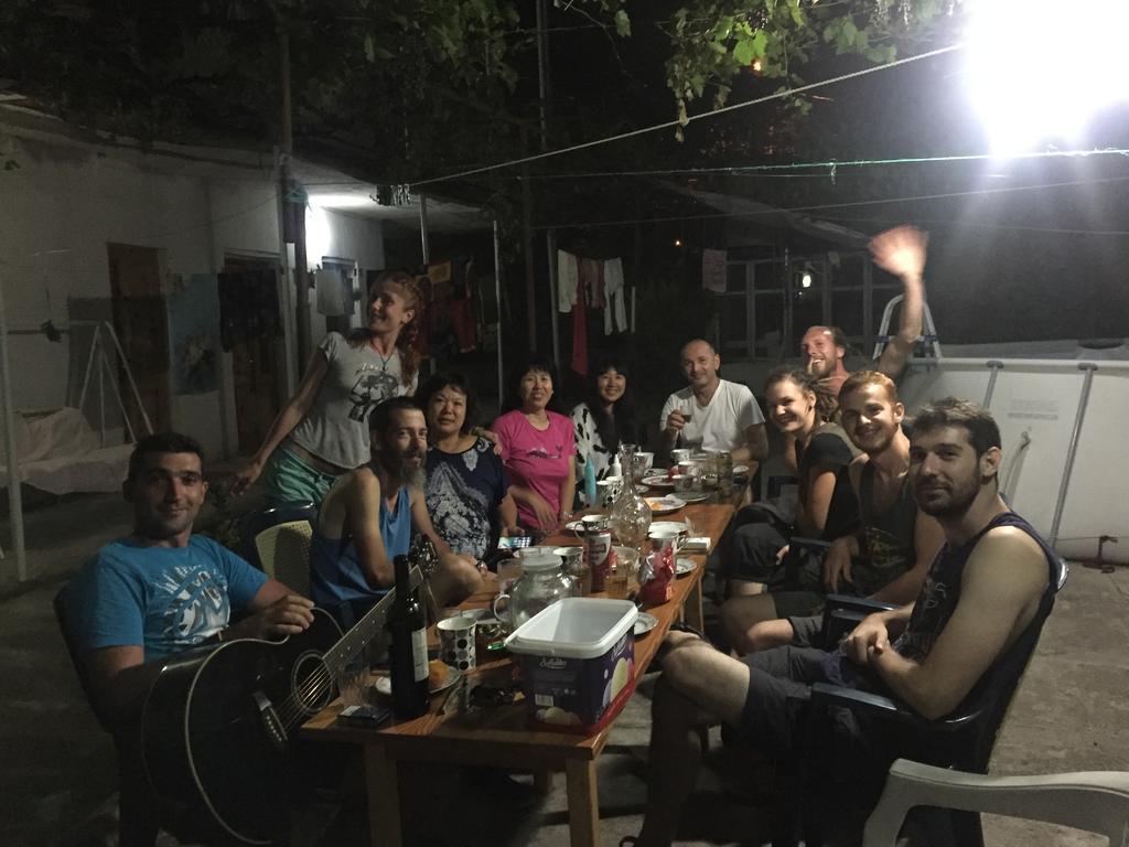 Giorgi'S Homestay Kutaisi Exterior photo