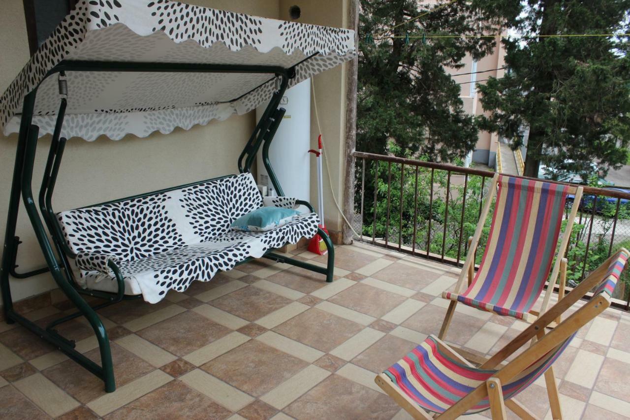 Giorgi'S Homestay Kutaisi Exterior photo